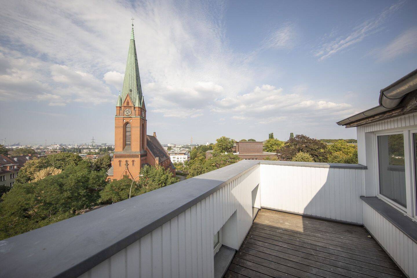 Sanierte Dachgeschosswohnung mit traumhafter Aussicht, 21075 Hamburg (Harburg Eißendorf Hausbruch Heimfeld)