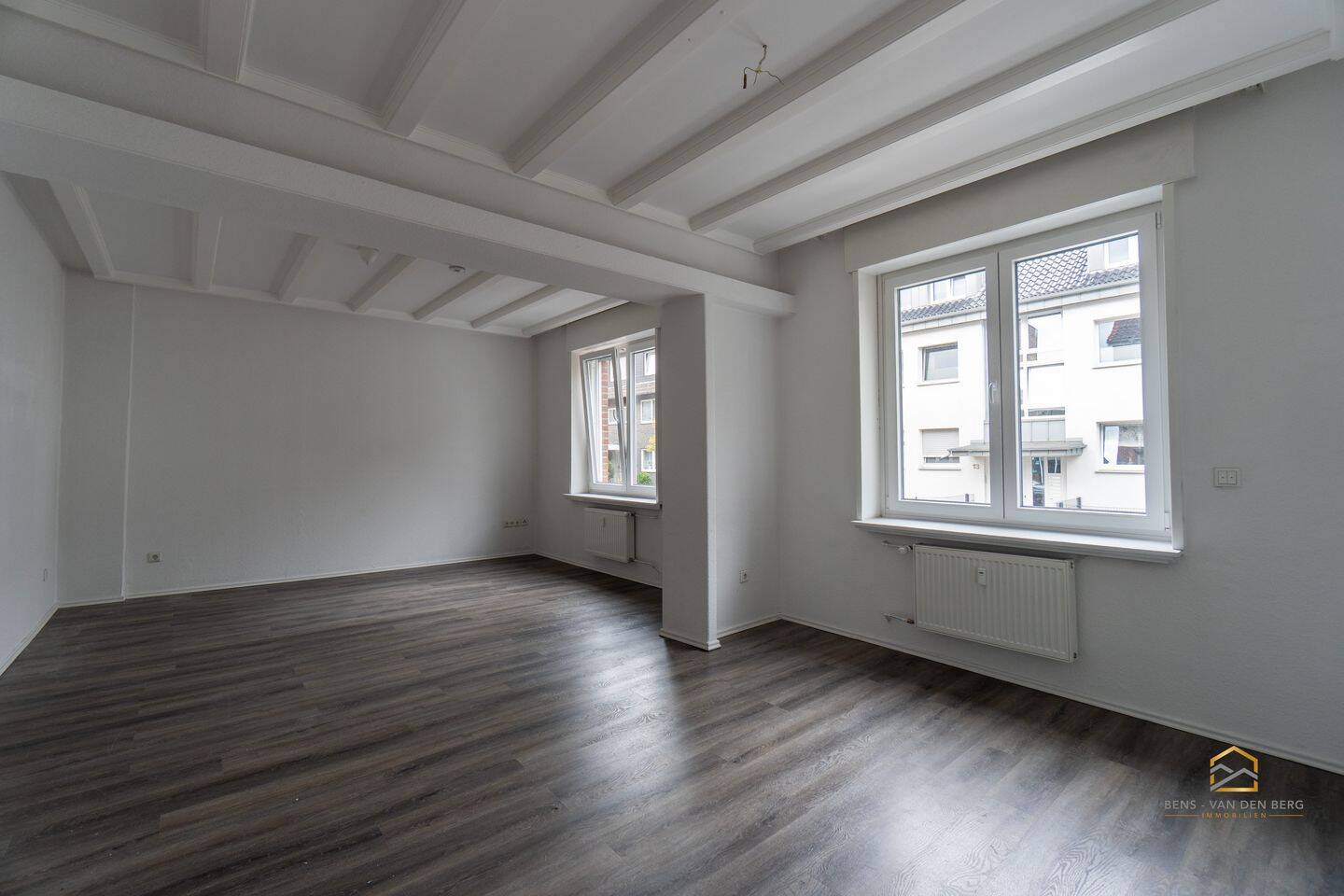 Großzügige 3-Zimmer-Erdgeschosswohnung mit eigener Terrasse, 46145 Oberhausen