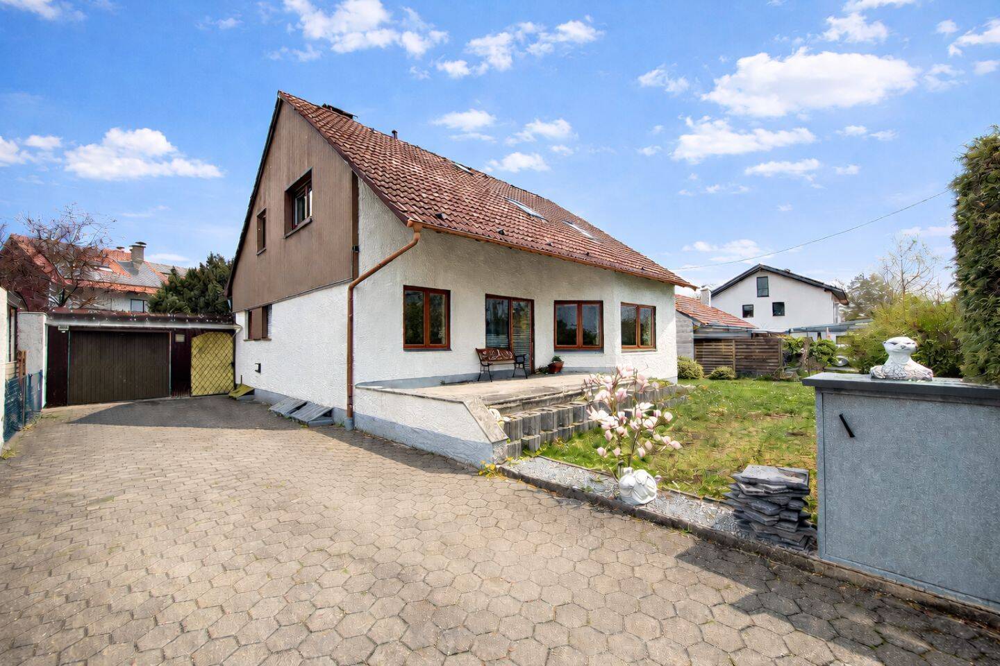 Großzügiges Haus mit flexibler Aufteilung in ruhiger Lage von Eichenau, 82223 Eichenau