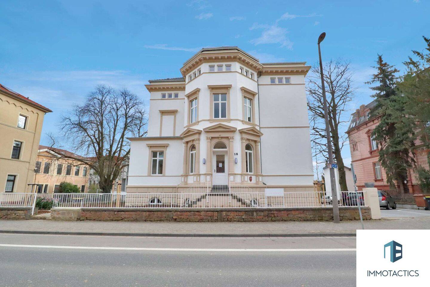 Stilvolle 74 qm große & sanierte 2 Zimmer Wohnung in historischer Villa & zentraler Lage, 55545 Bad Kreuznach