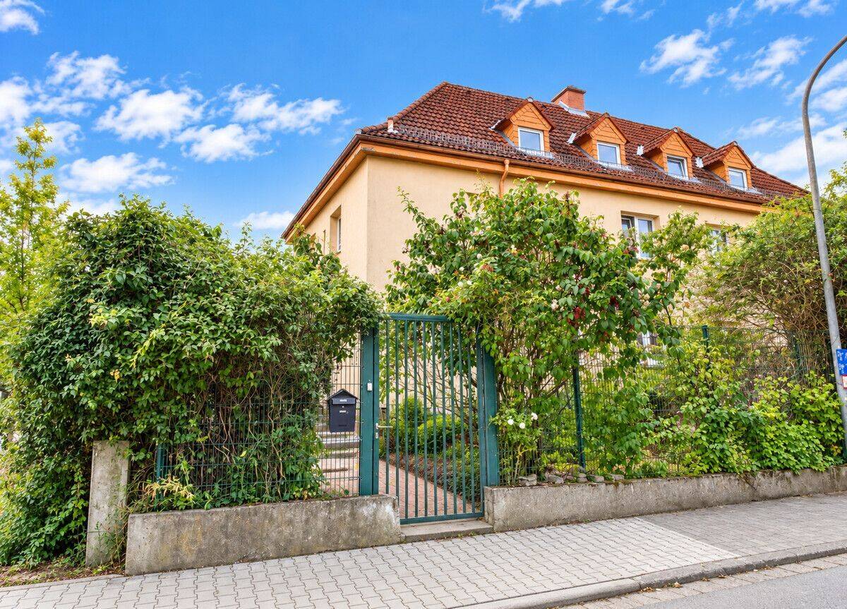 Doppelhaushälfte mit Altbaucharme und schönem Garten im Zentrum von Butzbach, 35510 Butzbach