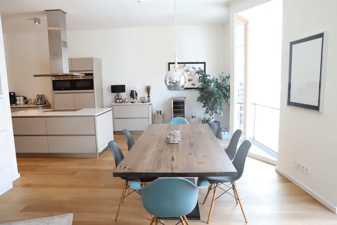 Exklusive, sonnendurchflutete, teil-möblierte 3-Zimmer-Wohnung mit Balkon und EBK in Mitte, Berlin, 10115 Berlin (Mitte Wedding)