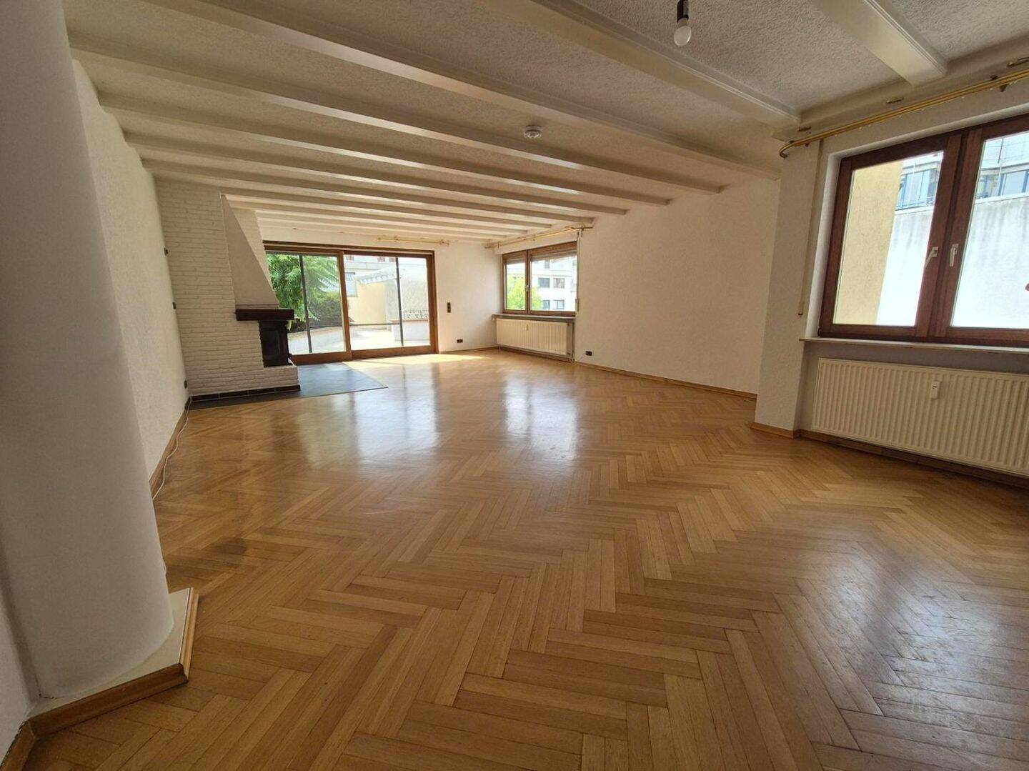 Lichtdurchflutete 5-Zimmer-Wohnung mit Balkon und Terrasse in Darmstadt, 64283 Darmstadt (Darmstadt)
