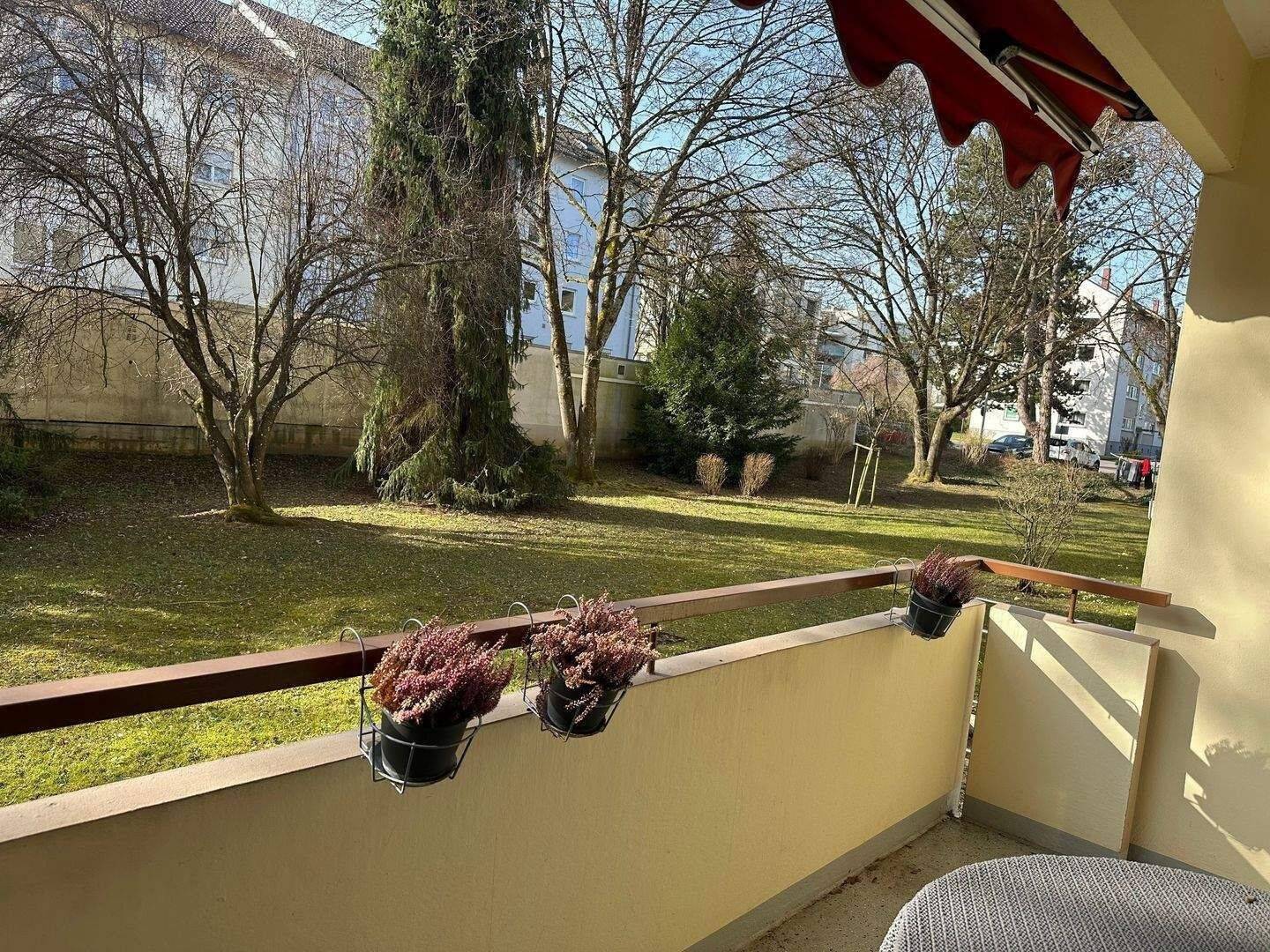 Sofort bezugsfreie 4,5 Zimmer-Eigentumswohnung mit Balkon, Garage und großzügigen Nebenräumen in Singen, 78224 Singen (Hohentwiel)