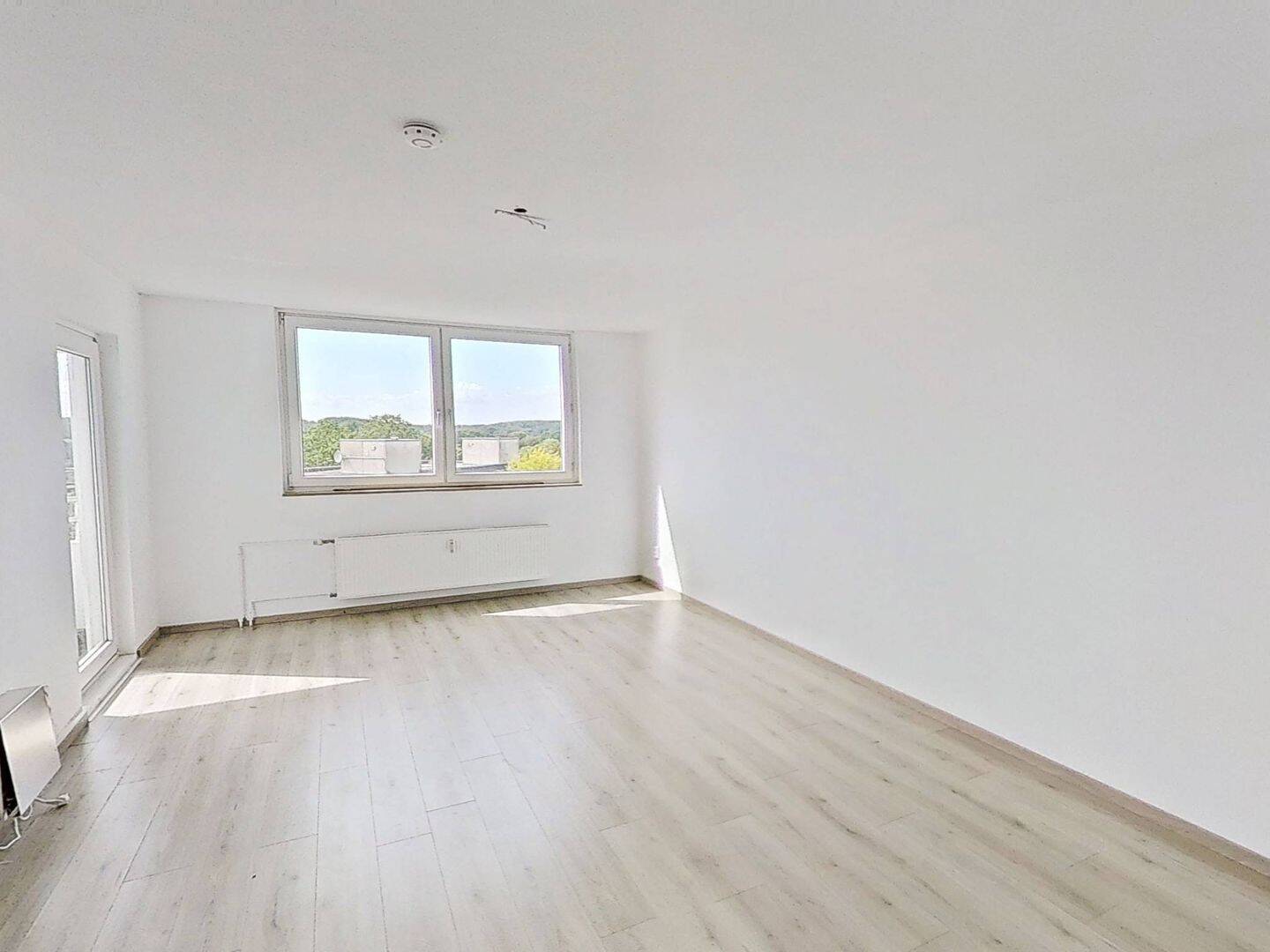 Großes WG-Zimmer mit viel Lichteinfall und eigenem BALKON in Münster-Kinderhaus, 48159 Münster