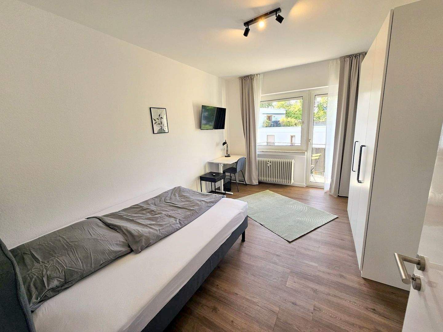 Ab 01.10.2026 – modern möbliertes Zimmer in 3er WG – top Lage Ostend- fußläufig zur EZB, 60314 Frankfurt am Main (Fechenheim Ostend)