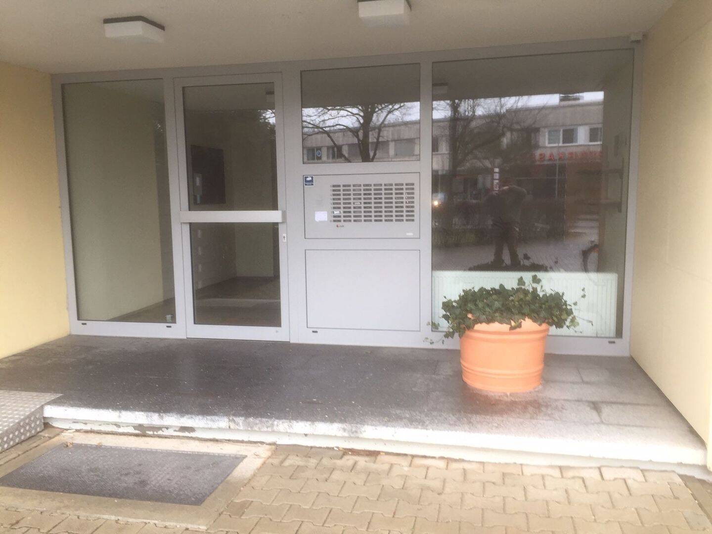 Helle 1-Zimmer-Wohnung mit Südbalkon, traumhaftem Fernblick & Aufzug – Erlangen-Bruck, 91058 Erlangen (Bruck Eltersdorf Erlangen-Süd Sebaldussiedlung Tennenlohe)