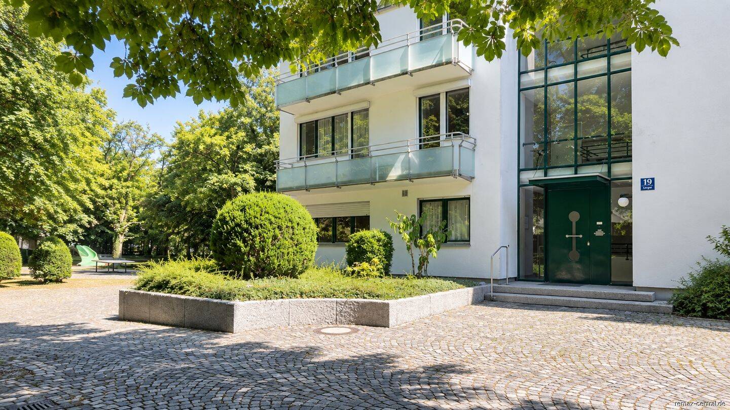 RE/MAX – Großzügiges Apartment mit Balkon und Gestaltungspotenzial!, 80638 München (Moosach Neuhausen-Nymphenburg)