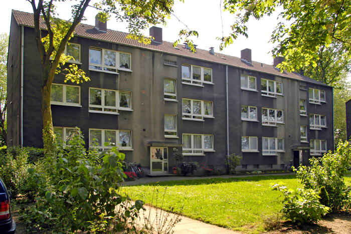 Modernisierte Balkonwohnung mit modernem Duschbad, 47167 Duisburg (Marxloh Neumühl Obermarxloh Röttgersbach)
