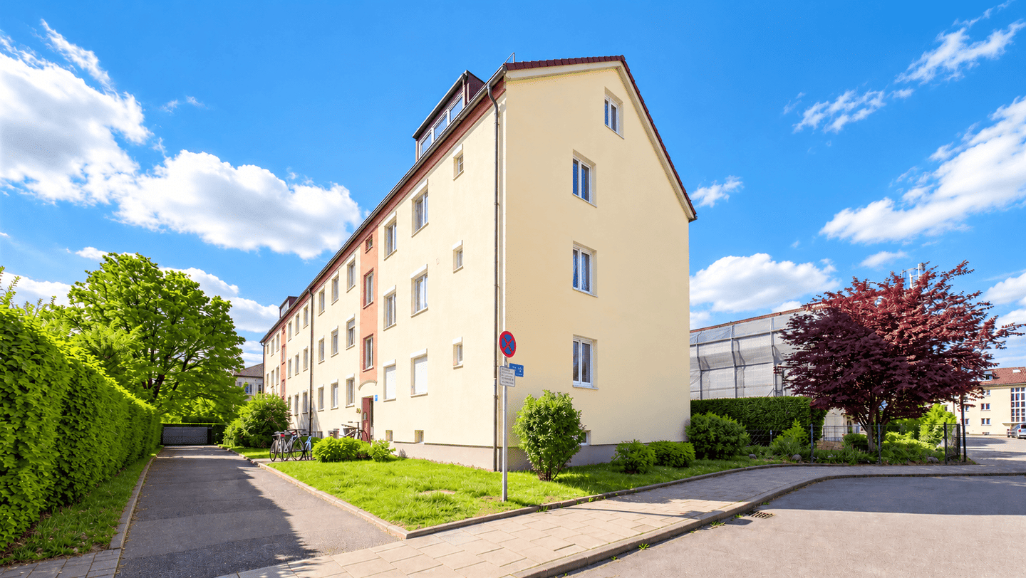 HEGERICH: Sonniges Zuhause in Allach – charmante 2,5 Zimmer mit Südwestbalkon!, 80997 München (Allach-Untermenzing Moosach Pasing-Obermenzing)