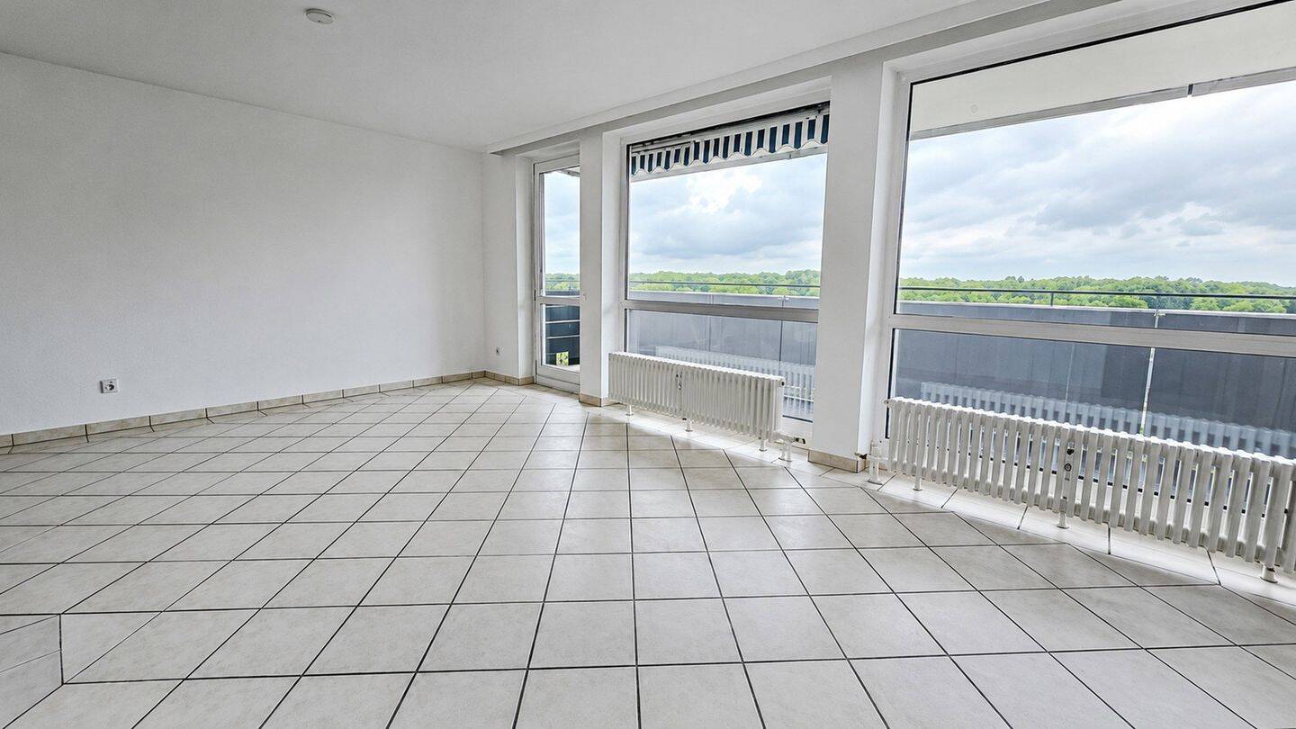 110 m² Wohnkomfort: Helle, sanierte 4-Zimmer-Wohnung mit Balkon, 41564 Kaarst