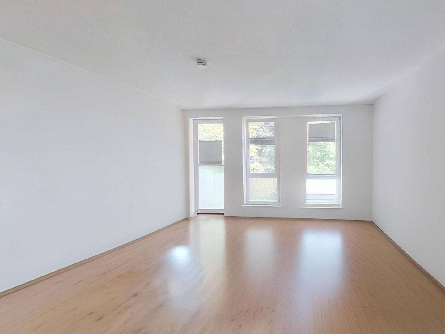 ** Helle 2 Zimmer-Wohnung mit BALKON in Hellerhof **, 40595 Düsseldorf (Benrath Garath Hellerhof Urdenbach)