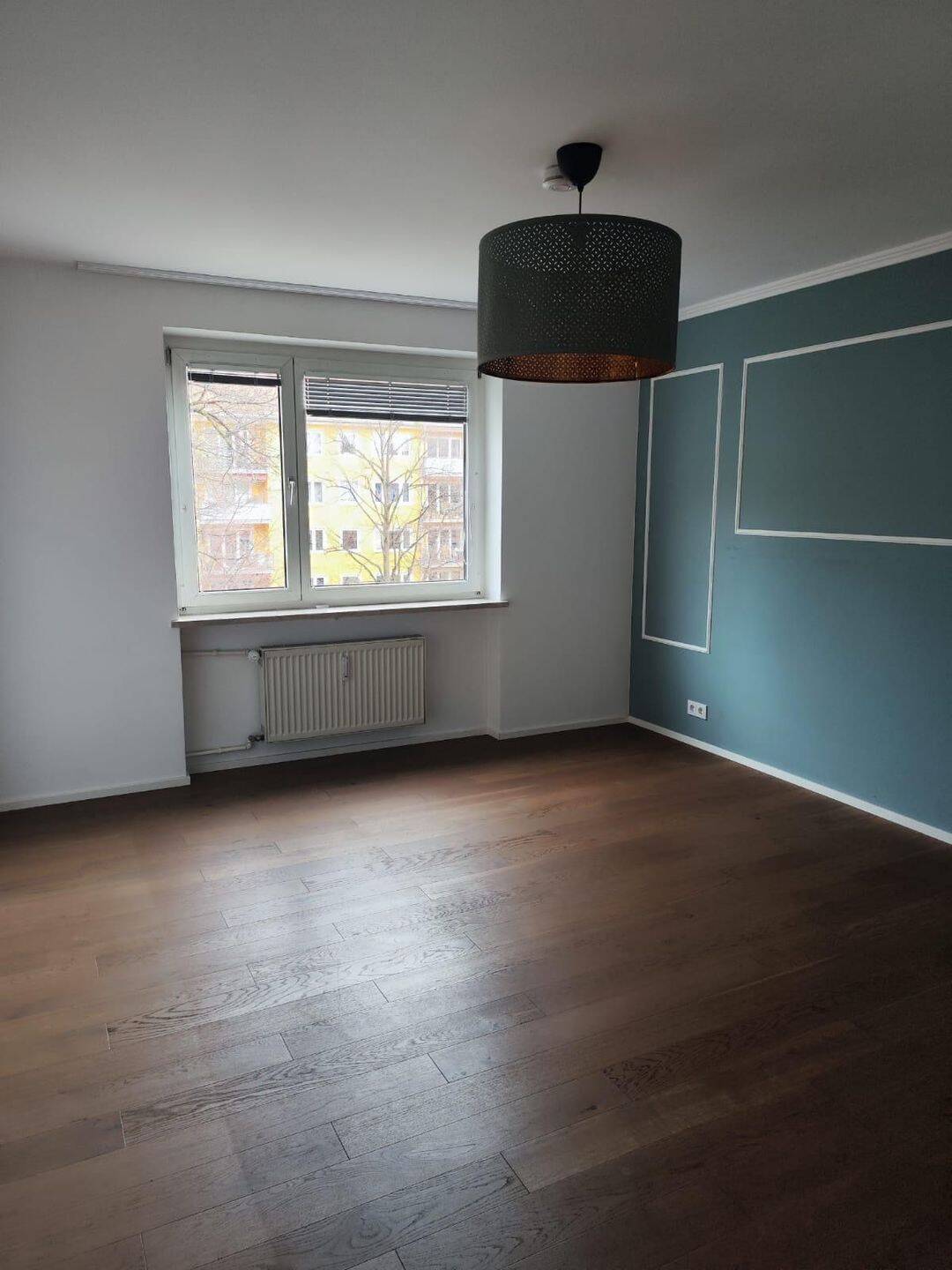 Helles Zimmer mit eigenem Wandtresor in sanierter 3er-WG – direkt am Olympiapark, 80797 München (Maxvorstadt Milbertshofen-Am Hart Neuhausen-Nymphenburg Schwabing-West)