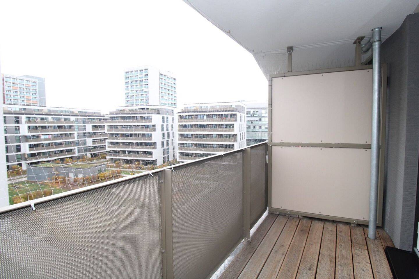 Frei ab 15.10. * Moderne 2-Zi.-Whg. im Stadtzentrum * EBK + BALKON, 1069 Dresden