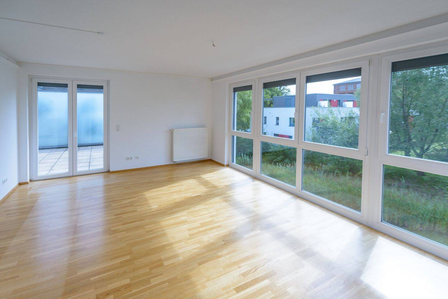 Oberste Etage am Simons’schen Park: 3 Zimmer, 40 m² Dachterrasse mit Wintergarten, Aufzug, Carport, 24534 Neumünster (Innenstadt)