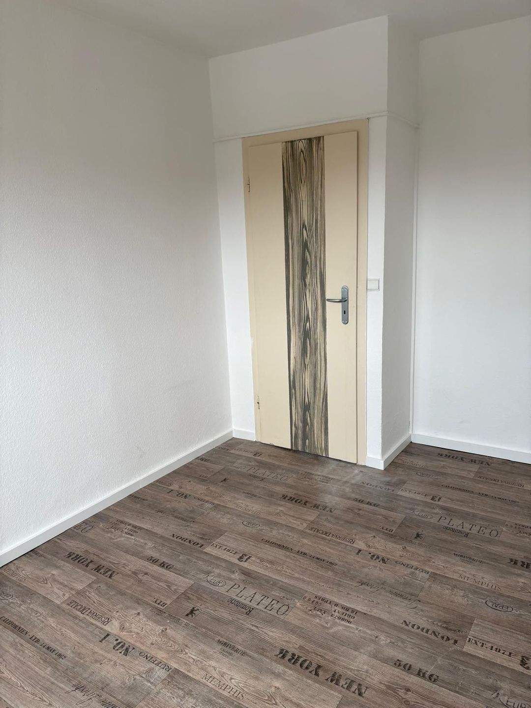 Jetzt eine helle frisch renovierte und sofort verfügbaren, 3 Zimmerwohnung mit Balkon mieten!!, 99869 Drei Gleichen (Günthersleben)
