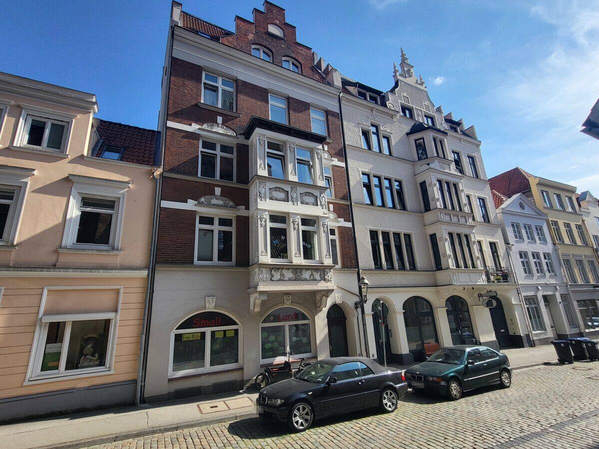 Zentrale Lage: 3,5-Zimmer-Wohnung mit Balkon in der Lübecker City / Nähe Katharinenkirche, 23552 Lübeck (Innenstadt)