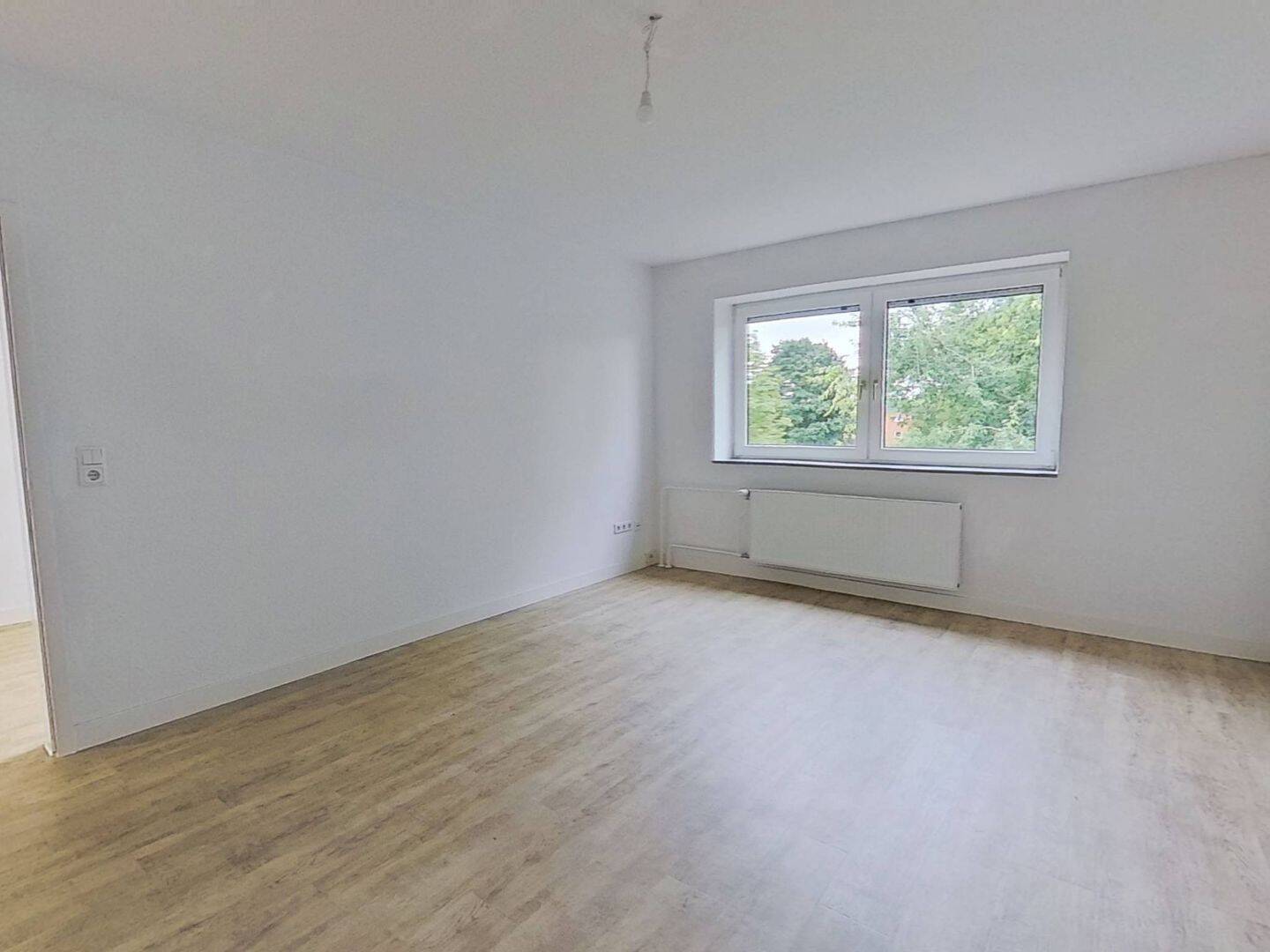 Intelligent geschnittene 3-Zimmer-Wohnung mit EBK, BALKON und Wannenbad, 25541 Brunsbüttel