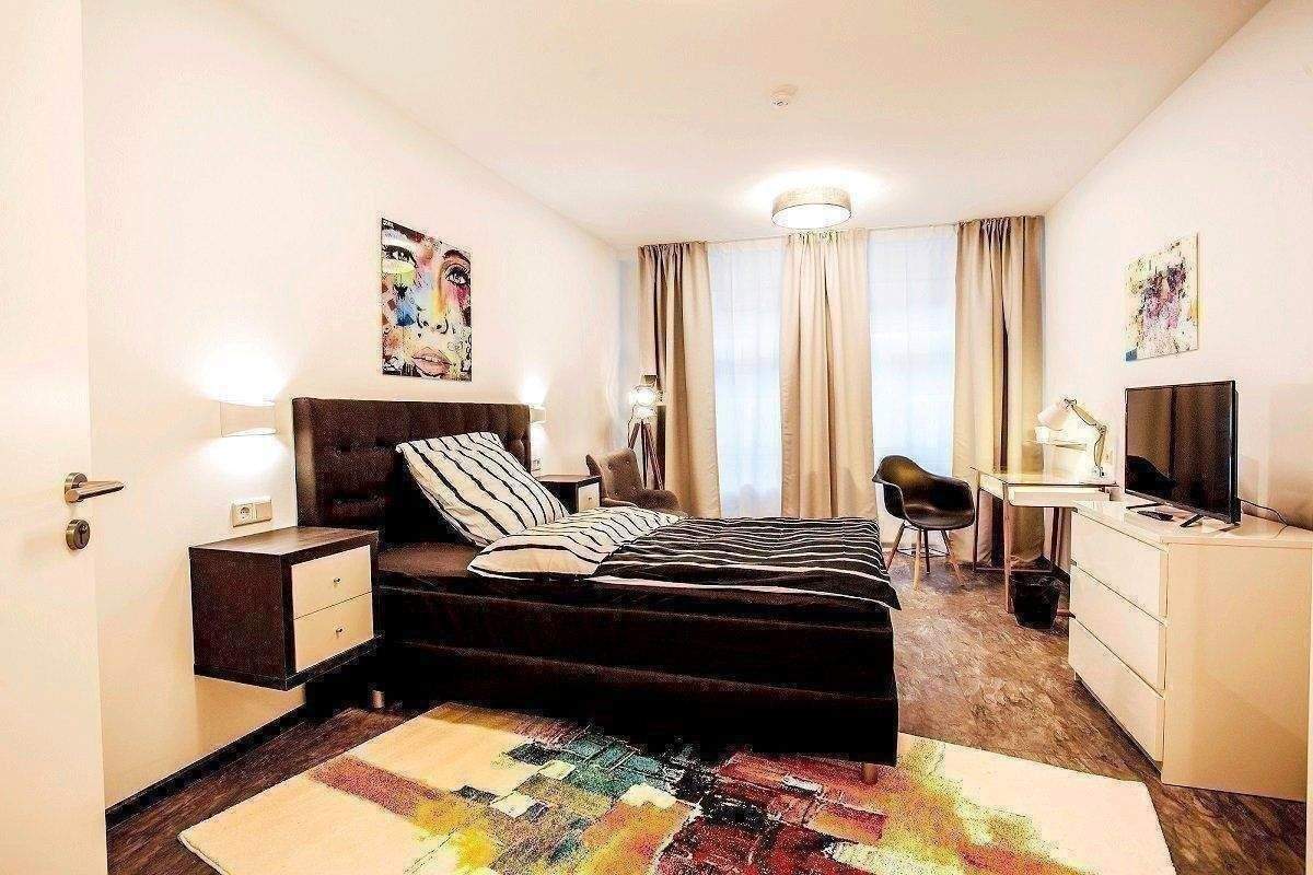 Ab 01.10.2026 – modern möbliertes Zimmer in gemütlicher 6er WG – mitten im Bahnhofsviertel, 60329 Frankfurt am Main (Bahnhofsviertel Gallus Gutleutviertel Innenstadt)