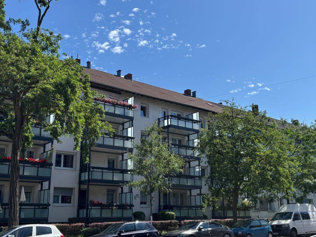 Ihr neues Projekt mit Fernblick – Wohnung in Bockenheim zum Selbstgestalten, 60487 Frankfurt am Main (Bockenheim Hausen Rödelheim Westend-Süd)
