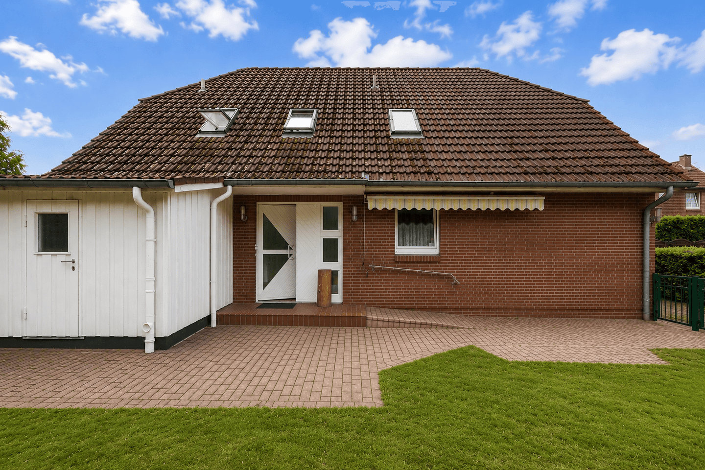 Stilvolles Einfamilienhaus mit Einliegerwohnung in Stade, 21682 Stade