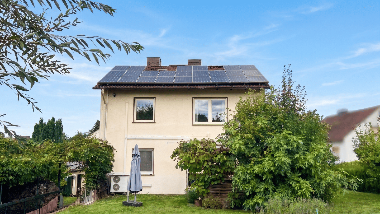 Freistehendes Einfamilienhaus in Felsberg-Heßlar mit großem Garten, PV-Anlage, Kamin & Garage, 34587 Felsberg