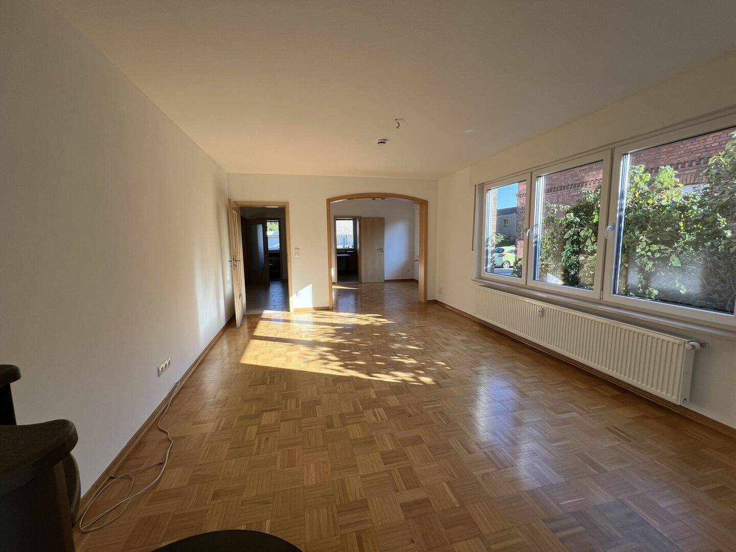 Wohnen wie im eigenen Haus! Tolle Wohnung mit großem Garten, Sommerküche u. Garage, 33790 Halle (Westf.)