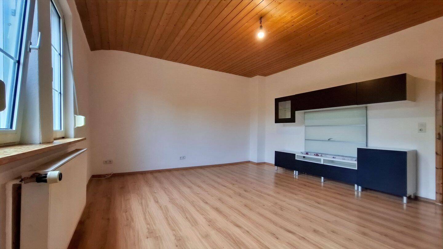 Wohnen mit Weitblick, eigenem Garten und 4 ZKB für die ganze Familie in zentraler Lage von Friedberg (Hessen), 61169 Friedberg (Hessen)