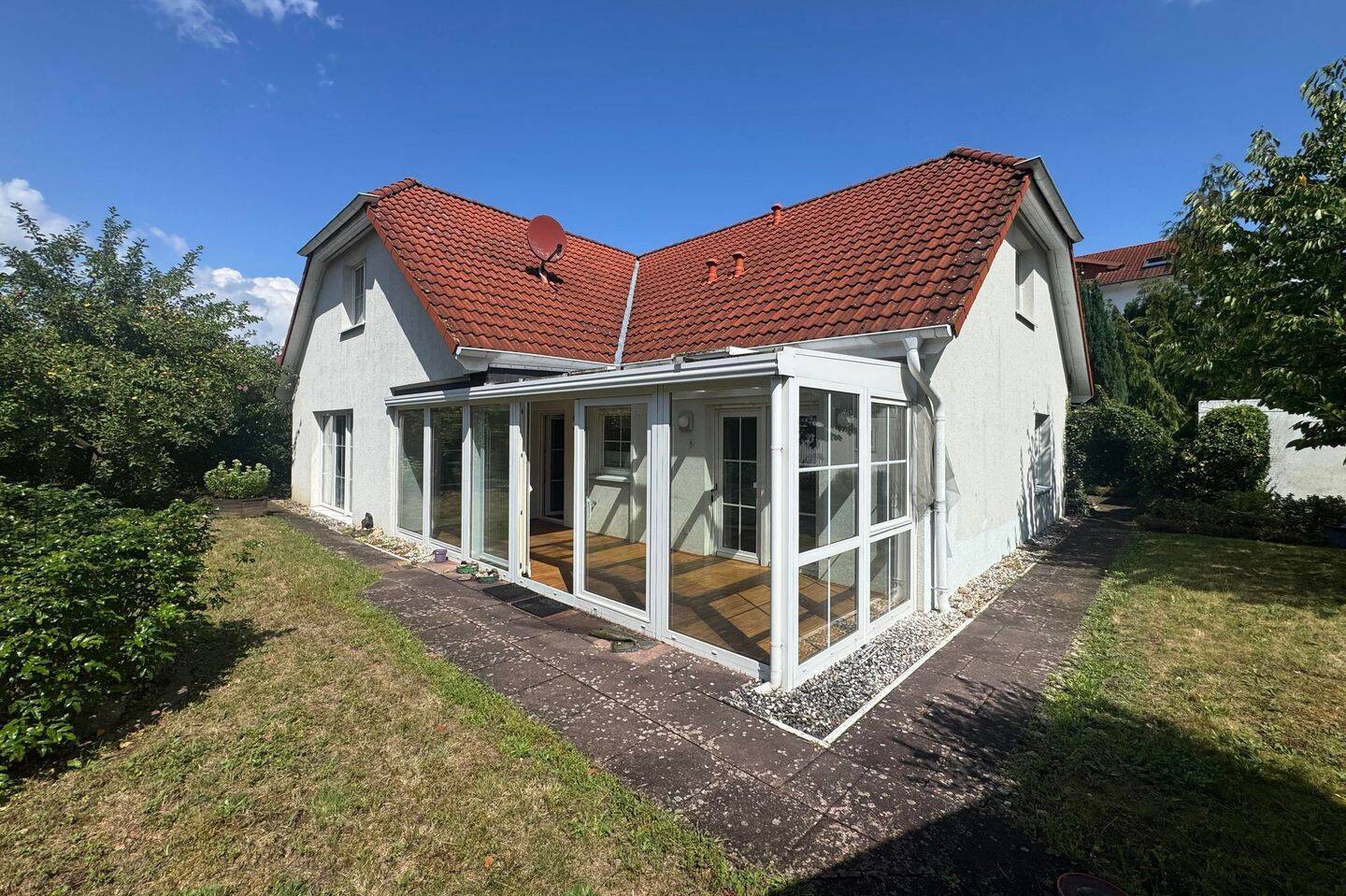 Junges Einfamilienhaus in Spitzenlage mit zwei Garagen und Wintergarten im alten Klütviertel., 31787 Hameln