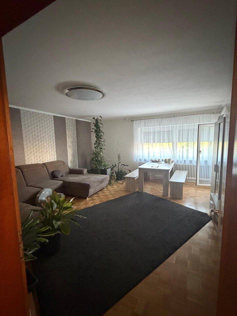 Attraktive, renovierte 3,5-Zimmer-Wohnung mit großem Südbalkon in Ditzingen-Hirschlanden, 71254 Ditzingen