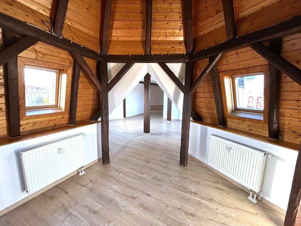 Exklusive Dachgeschosswohnung mit Turmzimmer!/Exclusive attic apartment with a tower room!, 6618 Naumburg (Saale)