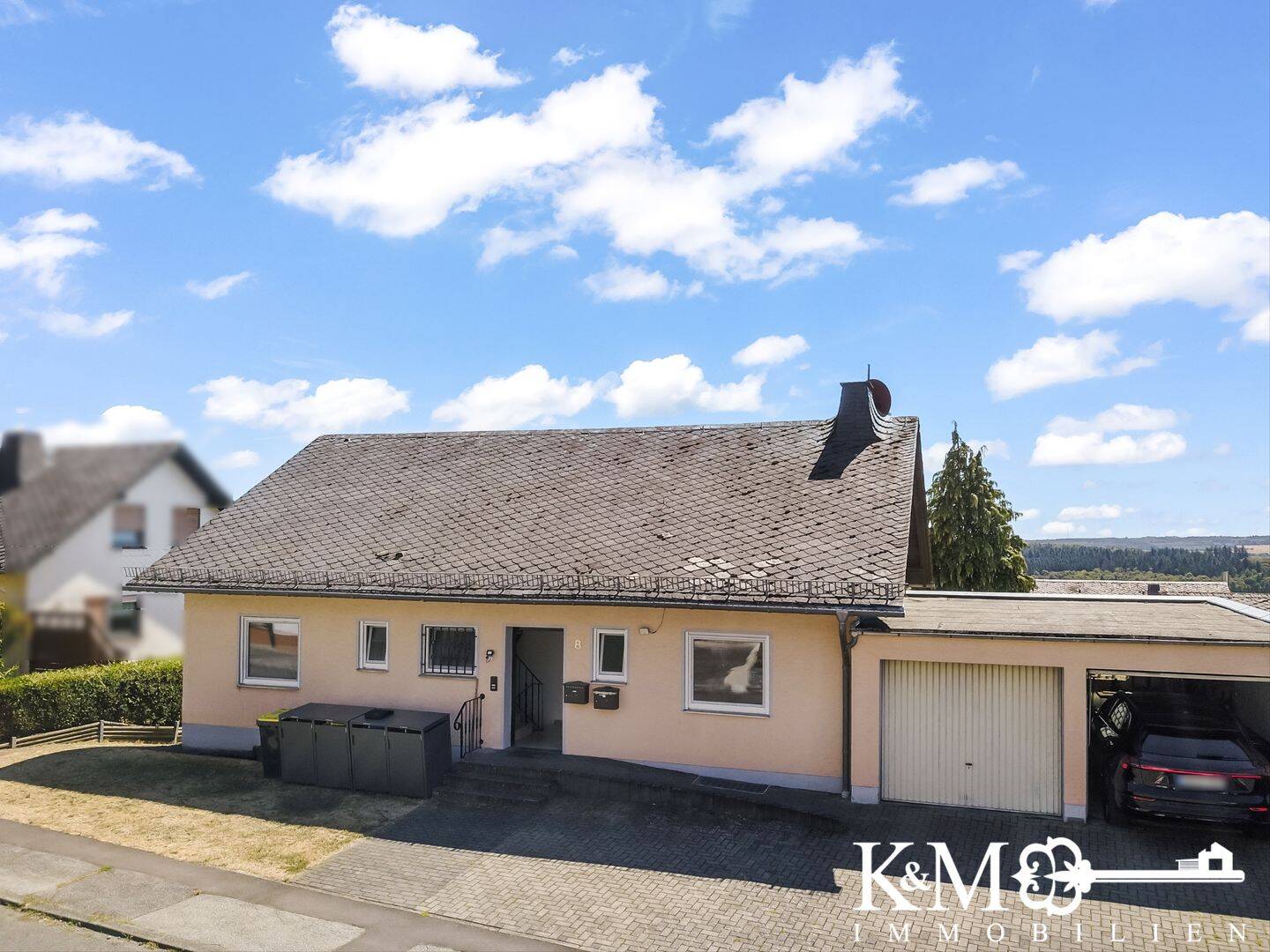 Modernisiert & energieeffizient: Großzügiges Wohnhaus mit Einliegerwohnung, 56290 Beltheim