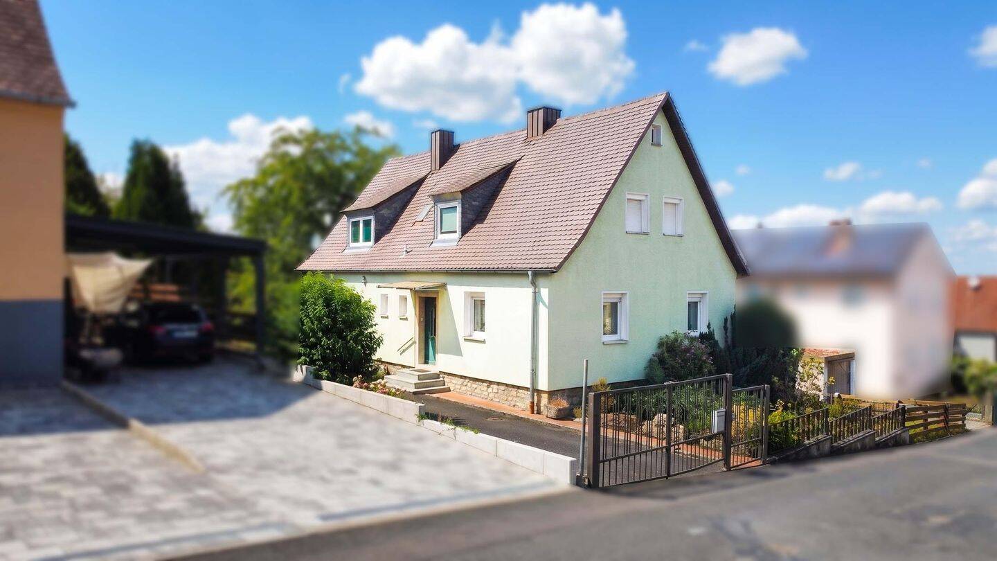 Charmantes Wohnhaus mit großem Entwicklungspotenzial und zusätzlichem Baugrundstück, 97270 Kist