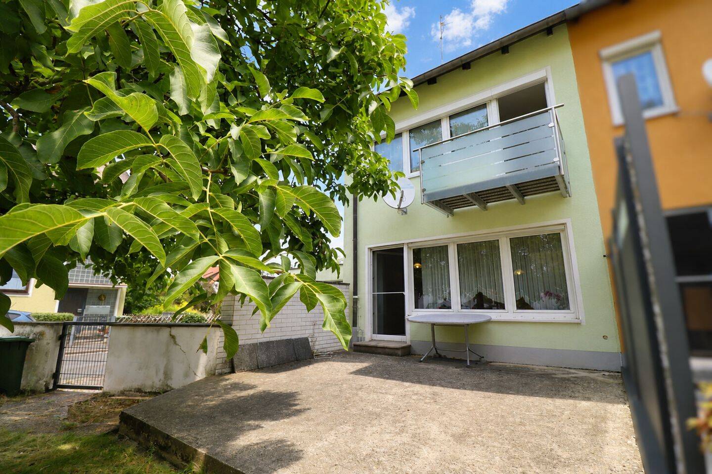 Charmantes Reiheneckhaus mit Garten und Potenzial, 91083 Baiersdorf