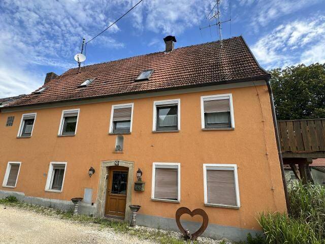 ehemaliger Bauernhof mit Scheune, rd. 41.000 m² Landwirtschaftsfläche sowie Gebäuden zur Brennholzverarbeitung, 96196 Wattendorf
