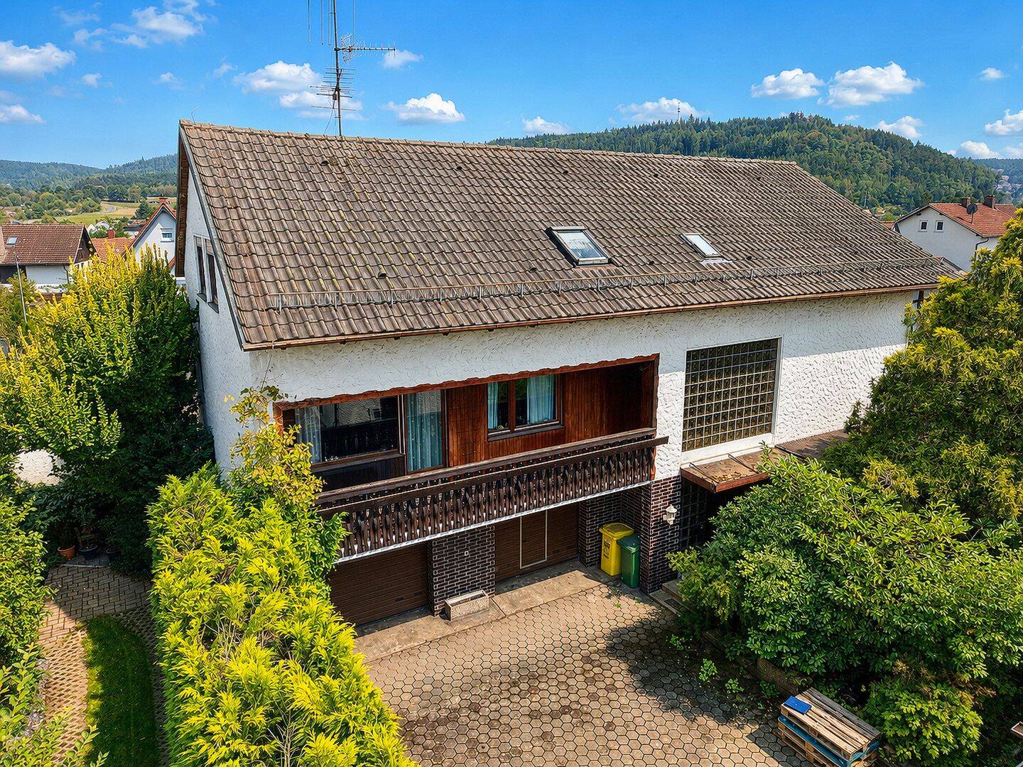 Großzügiges Wohnhaus mit kleinem Garten in zentraler Lage von Mitwitz, 96268 Mitwitz