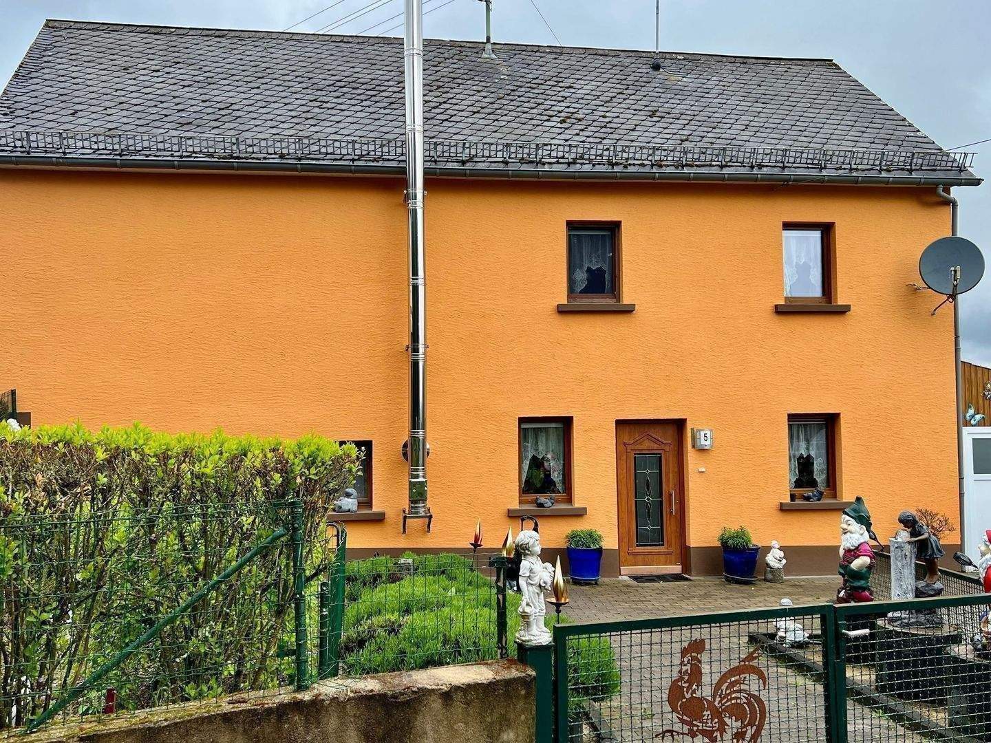 Freistehendes Einfamilienhaus auf 4.165 m² Traumgrundstück in Daleiden-Bommert, 54689 Daleiden