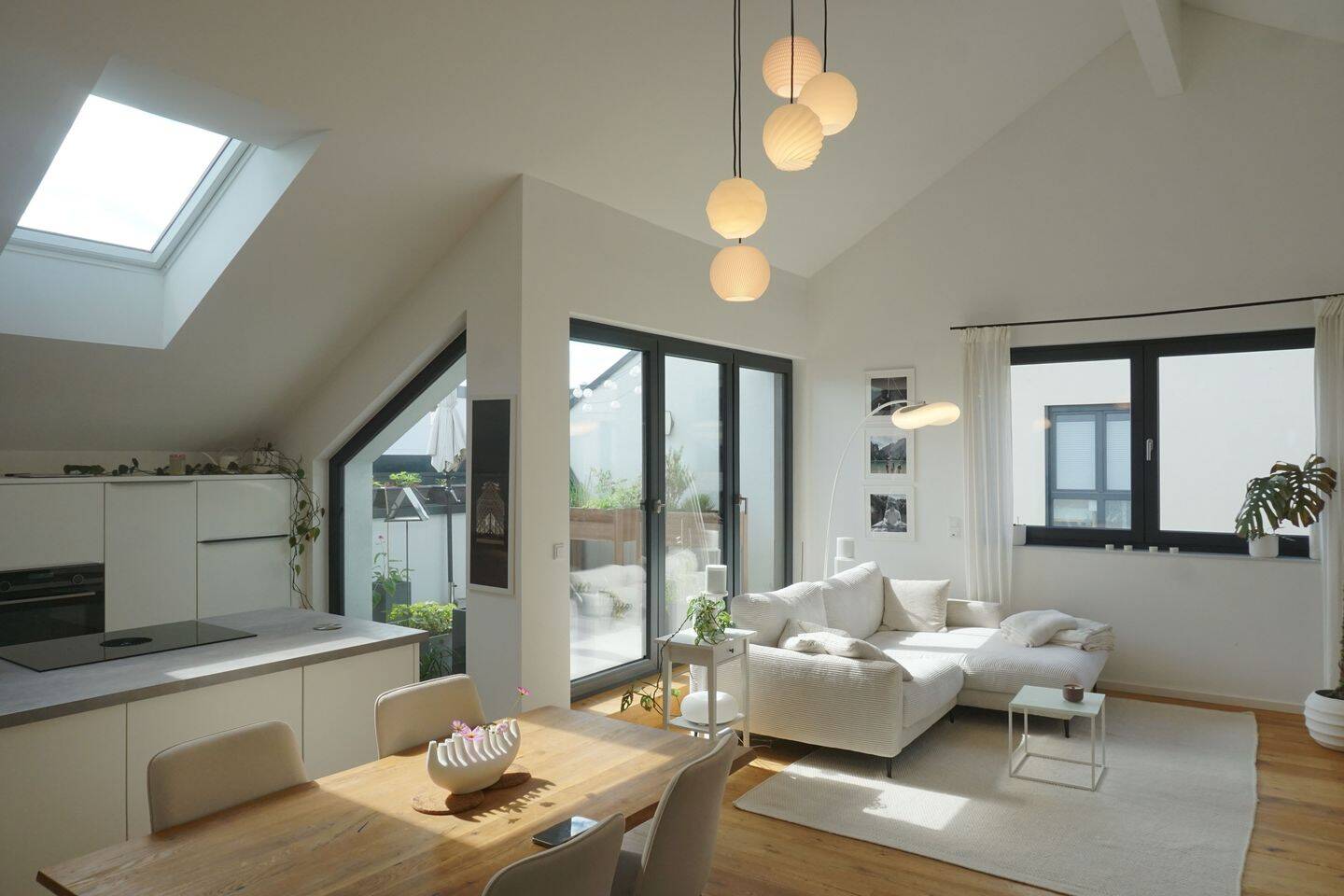 Exklusive Dachgeschosswohnung mit Loft-Charakter in Trier-Tarforst, 54296 Trier