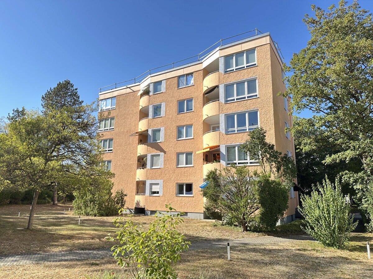 Naturnahe 3-Zimmer-ETW – Oberste Etage – mit 2 Balkone, Lift, Tiefgarage und Ausblick ins Grüne!, 85540 Haar (Trudering-Riem)