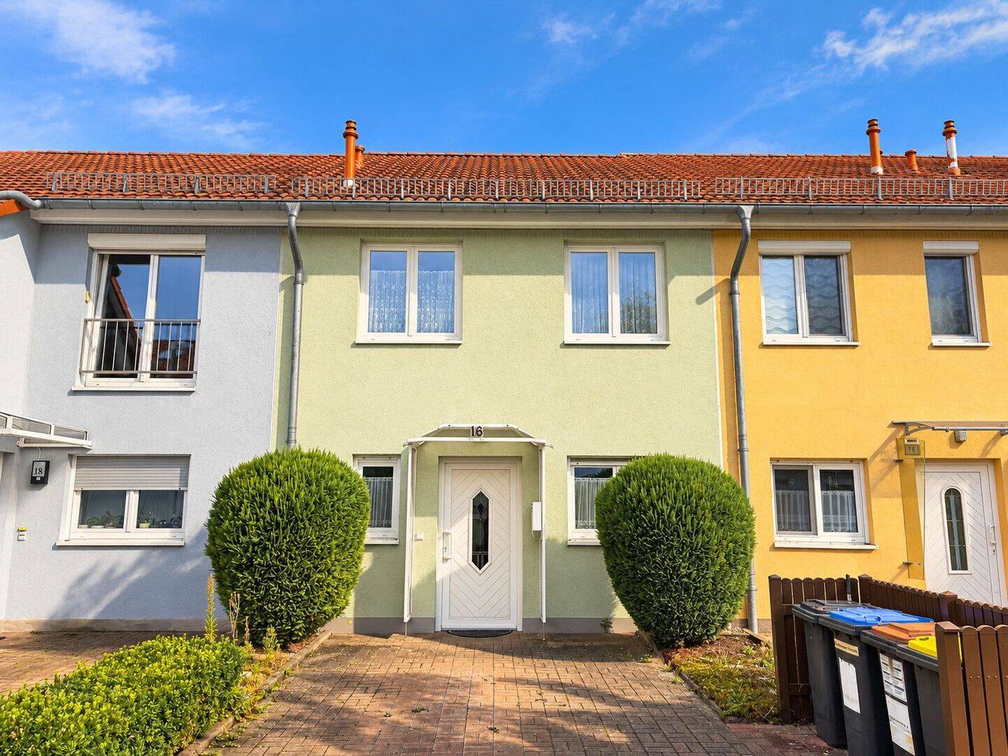 Charmantes Zuhause für Paare und Familien – Reihenmittelhaus, 99092 Erfurt