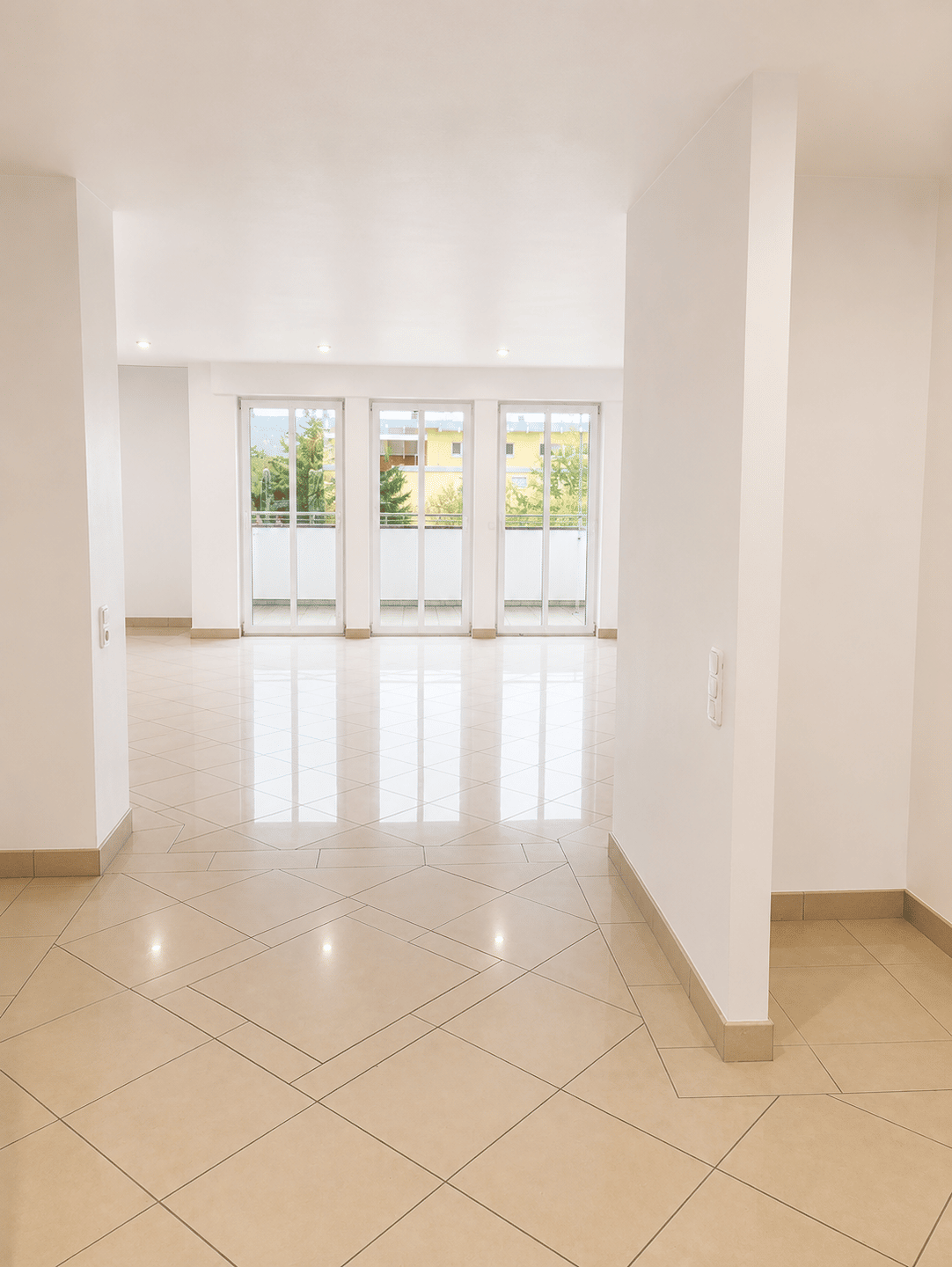 Großzügige, helle 4-Zimmer Wohnung mit Balkon und EBK mitten in der Wüste, 49080 Osnabrück (Kalkhügel Wüste)