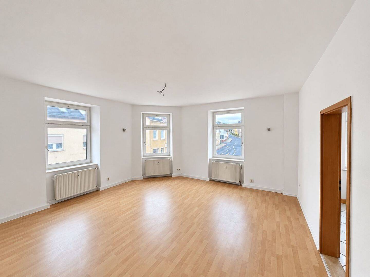 Großzügige 6-Zimmer-Wohnung in Ehrenfriedersdorf, 9427 Ehrenfriedersdorf