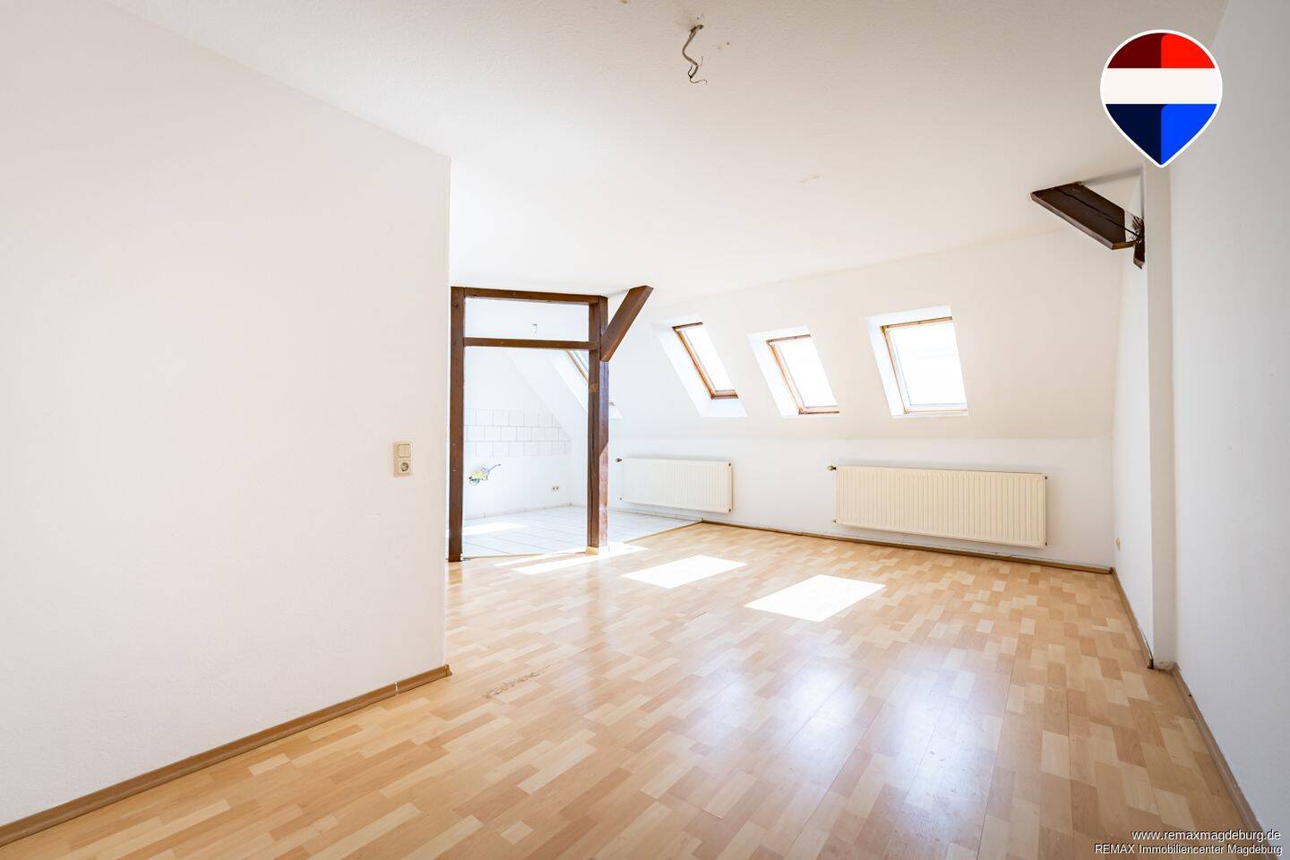 Gemütliche Mietwohnung mit Stil: Lichtdurchflutete DG-Wohnung mit einzigartigem Flair, 6449 Aschersleben