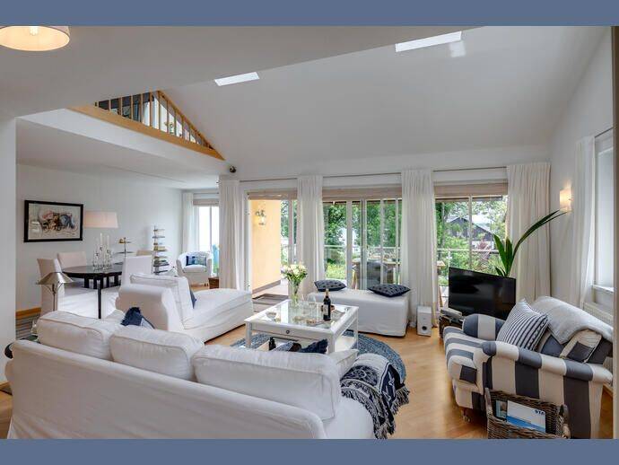 Möbliert: Sonnige Maisonette-Wohnung mit Seeblick am Starnberger See, 82327 Tutzing