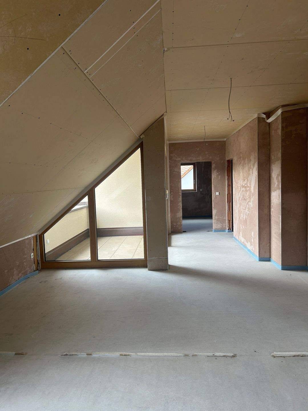 Dachgeschoss zum Ausbau: 116qm, 3-Zimmer mit Loggia + Aufzug!, 91413 Neustadt a.d. Aisch