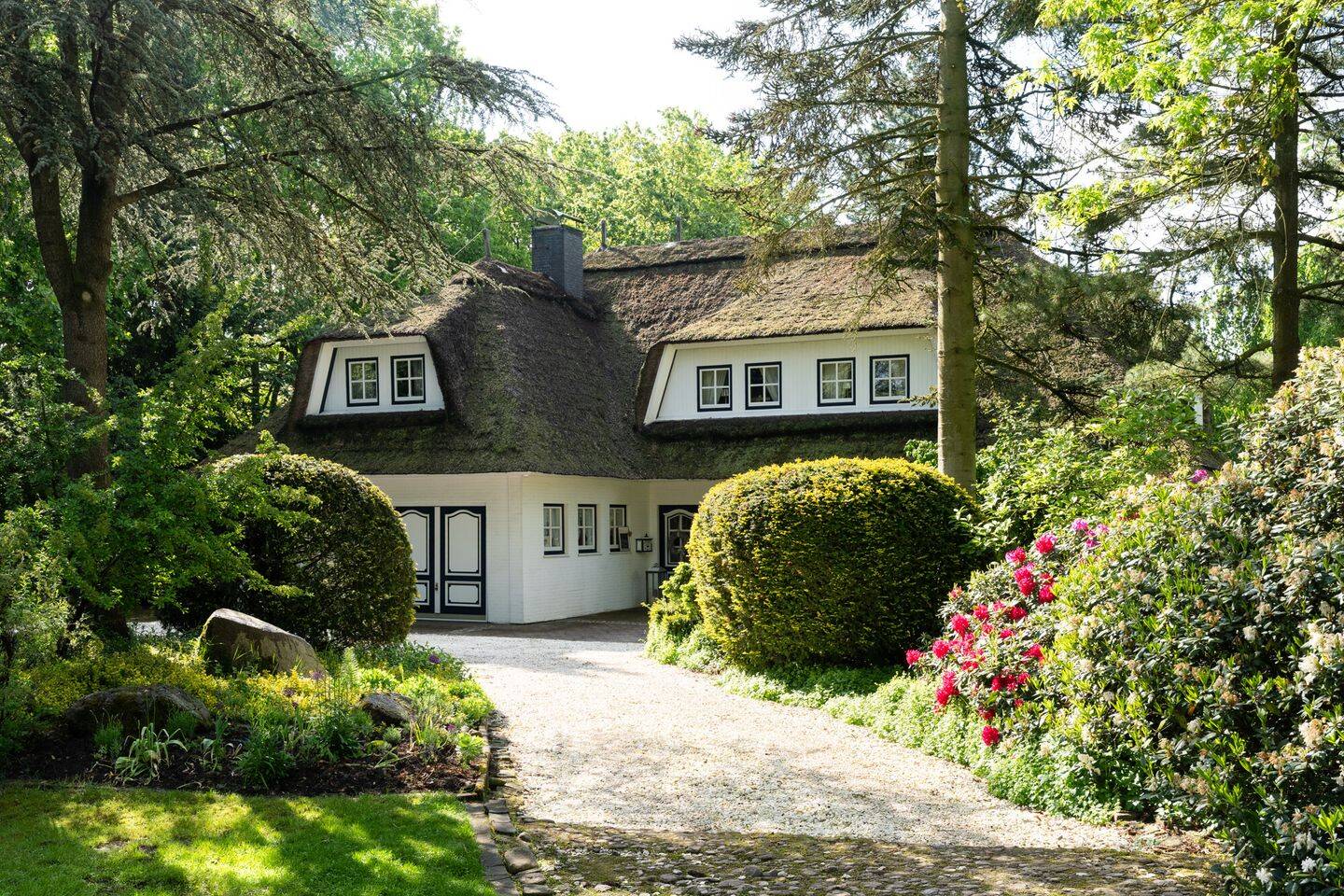 Landhausanwesen mit Reetdachcharme und Naturgrundstück, 27308 Kirchlinteln