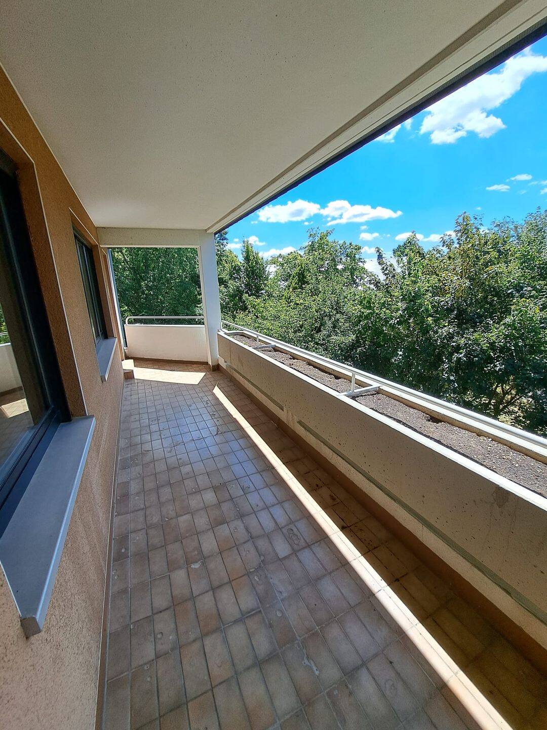 Komfortable Wohnung in Höhenlage mit herrlicher Loggia *Erstbezug nach Renovierung*, 54296 Trier