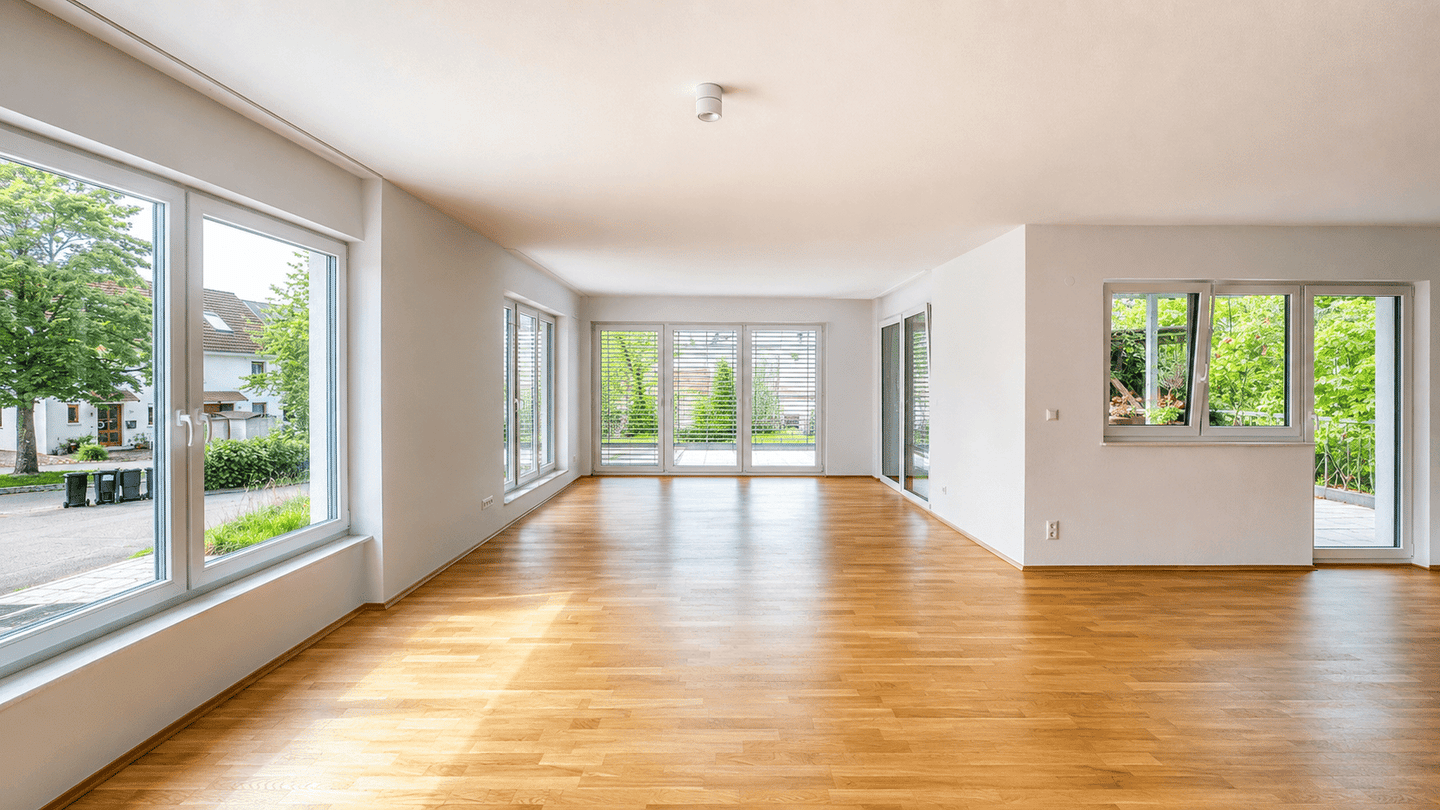 Großzügige, lichtdurchflutete Erdgeschosswohnung mit Wintergarten und viel Raum, 88677 Markdorf