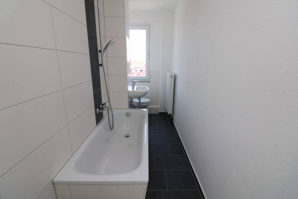 Quadratmeter mit Charakter – moderne 2RW mit Wanne!, 9599 Freiberg