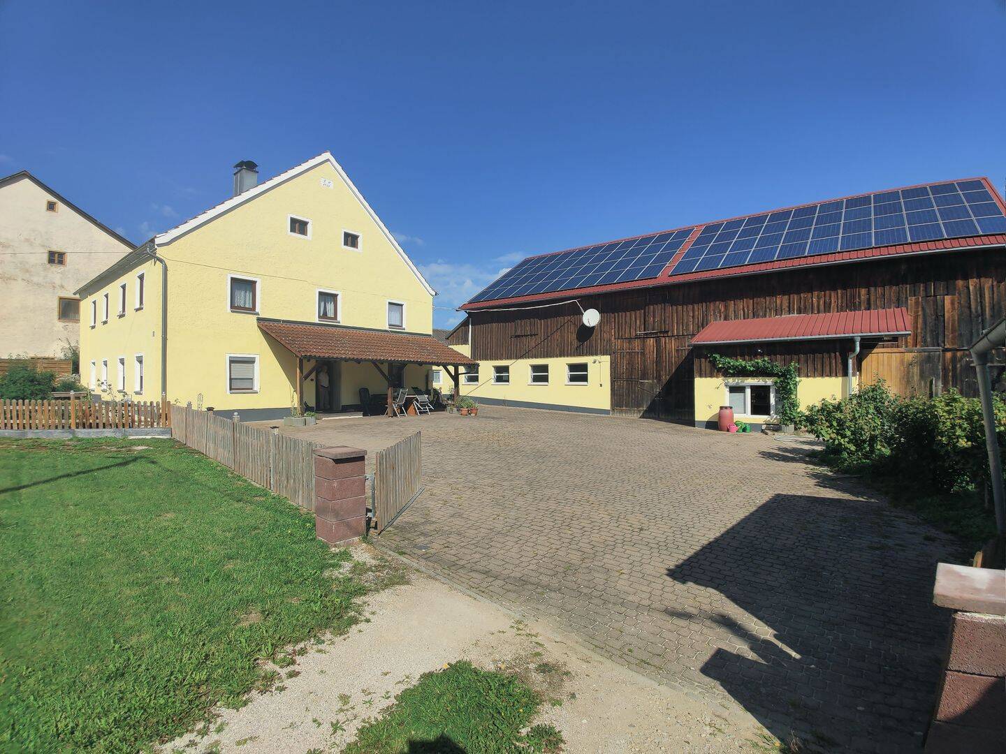 Idyllische Hofstelle mit 3,3 ha landw. Fläche bei Altmannstein, 93336 Altmannstein